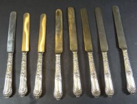 Auktion 344 / Los 11022 <br>8 grosse Speise-Messer, hohle Silbergriffe, England, L-28 cm, zus. ca. 660 gr.