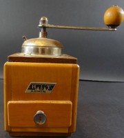 Los 16015 <br>grosse Kaffeemühle "Armin", H-22 cm,