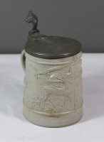 Bierkrug, 19. Jhd., heller Scherben, wohl Westerwald, Zinndeckel, H-16,5cm.