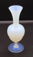 opaline Vase, Handarbeit, älter, H-19cm.