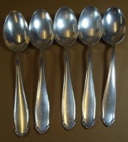 Auktion 337 / Los 11038 <br>5x schwere Silberlöffel, zus. 345 gr., L-42 gr