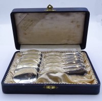 6 Teelöffel, 800er-Silber, G. Schrage, Bremerhaven, mit Schachtel, L. 13 cm, zus. 115 gr., Schachtel mit Altersspuren