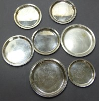 7 div. Silberteller, 6 x 835/000 Wilkens, 1 x 800/000, Ø 9,5-13 cm, zus. 471 gr., mit Kratzern und leichten Verschmutzungen