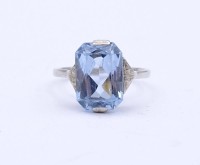 Silber Ring mit einen hellblauen facc. Edelstein, Silber 0.835, RG 57, 3,5g.