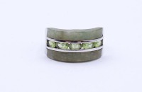 Silber Ring mit Jade und oval facc. Peridots, Sterling Silber 0.925, 7,8 g., RG 63