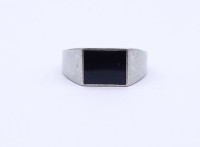 Auktion 331 / Los 1005 <br>925er Silber Ring mit Onyx,  6,0g., RG 61