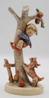 Los 9007 <br>Hummel-Figur "Der Apfeldieb", Goebel H-16cm,  Marke nicht mehr vorhanden