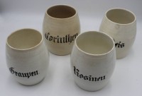 Los 9066 <br>4x alte Küchengefässe, bechriftet, wohl 20/30er Jahre, ca. H-18cm, 1x kl. Altriss