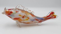 Los 10005 <br>gr. Kunstglas-Fisch, farbige Einschmelzungen, Murano ?, H-15cm L-38cm.