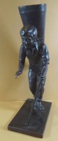Auktion 344 / Los 15018 <br>Mihály PÁL (1911-1971), Bronze,  "Mann mit Kiepe",  H-37 cm, T-18 cm, 5,2 kg.,