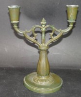 Just Andersen 1894-1943, 2-flammiger Art Deko Kerzenständer, Bronze/Eisen, signiert und gemarkt Disko-Metall (Mischung aus Bronze/Eisen, Erfindung des A. Just),, Nr. 74, H-22 cm, B-17 cm
