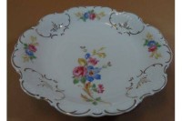 Auktion 361<br>Kuchenteller, Elfenbein Porzellan, Blumendekor, D-28 cm