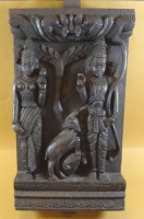 Auktion 344 / Los 15532 <br> indische Holzschnitzerei, Wandtafel, 46x24 cm, T-6 cm