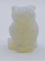 Los  <br>Eulenfigur aus Opalith, H. 5 cm