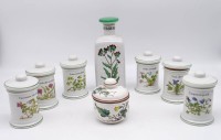 Los  <br>6 Apothekergefäße mit Pflanzendarstellungen sowie Weinbrandflasche von Herr Fayence und Dose "Botanica" von V&amp;B, H. Apothekergefäße: ca. 12,5 cm