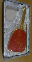 Kinder-Friesierset, Spiegel und Kamm in Karton, Bürste fehlt, aber orig. verschweisst, Karton 32x17 cm