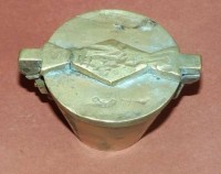 antikes kleines Bechergewicht, Messing, H-4 cm, D-7 cm, zus. 458,8 gramm