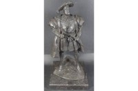 Auktion 361<br>Bronze "König Heinrich VIII auf Schild" Marmorplinthe, H-34 cm, 16x16 cm, 5 kg.