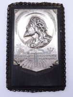 Wandplakette mit Jesu Kopf versilberte Plakette auf Holz, verso Todesanzeige, 15,5x10,5cm15