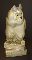 Auktion 332 / Los 15025 <br>grosse Marmor(?) Eule auf Büchern, H-32 cm, 7,6 kg, 2x Altrisse