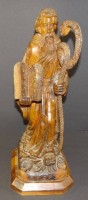 Auktion 332 / Los 15027 <br>Olivenholz-Schnitzerei "Moses mit Gesetzestafeln und Stab", H-43 cm, Stab kaum sichtbare Klebestelle mittig