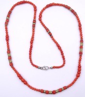 Auktion 332 / Los 1034 <br>Korallen Halskette mit Silber Verschluss, L. 72,5cm, 31,4g.