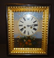 Auktion 332 / Los 2047 <br>mechan. Schwarzwälder Wanduhr mit bemalter Front, Farbe blättert ab, Schlüsselaufzug Werk läuft, Holzgehäse mit Glastür, RG 32x27 cm, 19.Jhd.