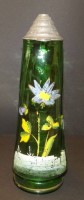 Auktion 332 / Los 10016 <br>hoher Glaskrug, grün mit Emaillemalerei, Zinndeckel,   ca. 1,5 Liter, H-35 cm