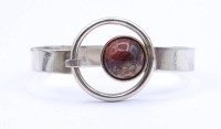 Auktion 332 / Los 1256 <br>Armspange mit Halbedelstein, Silber 0.925, 25,8g.