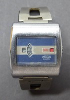 HAU Mentor Digital Jump Hour Watch, 1970er-Jahre, mechanisch, Werk läuft, Edelstahlarmband, Gehäuse: 3,5 x 3,5 cm, mit Tragespuren