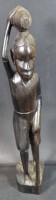 Auktion 332 / Los 15074 <br>Holzschnitzerei, afrikan. Frau mit Kopflast, h-30 cm
