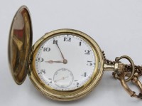 Herren-Taschenuhr um 1920, Junghans, Kronenaufzug, goldfarbenes Gehäuse, Werk läuft kurz an, reinigungsbed., an Kette, in Etui, D-5,5cm.