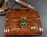 Auktion 500009 / Los  <br>"Marc Chantal" Damen Leder-Handtasche , guter Zustand, 17x20 cm