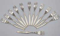 Auktion 334 / Los 11025 <br>12x Kuchengabeln, WMF, 800er Silber, zus. 400gr. , L-15,8cm.