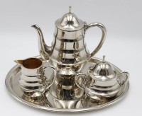 Auktion 334 / Los 15019 <br>Kaffeekern auf Tablett, Silbernickel, wohl 30/40er Jahre, Kanne H-21,8cm.