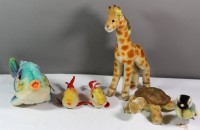 6x div. Steiff-Tiere, meist mit Knopf und Fahne, guter Zustand, Giraffe ca, H-28cm.