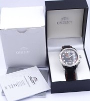 Auktion 332 / Los 2080 <br>Herren Armbanduhr " Orient ", Automatikwerk, GMT Water Resist 100m, Werk läuft, D. 42,5mm, anbei Schachtel