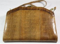 braune Damenhandtasche, wohl Schlangenleder, älter,l leichte Tragespuren, ca. 18,5 x 25,5cm.