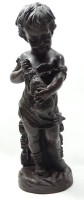 Plastik, Kind mit Kanninchen, Kunstmasse, limitiert, H. ca. 35 cm