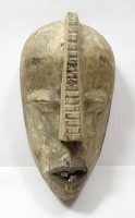 Afrikanische Holzmaske, ca. 27 x 11 x 15 cm, mit feinen Rissen