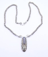 Auktion 333 / Los 1005 <br>Sterling Silber Collier mit Halbedelstein, L. 50cm, 27,4g.