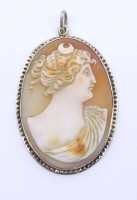 Auktion 333 / Los 1022 <br>Großer Silber Anhänger mit einer Gemme, Silber gepr., 4,7x3,0cm