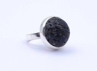 Auktion 333 / Los 1040 <br>Silber Ring mit Lavastein, Sterlingsilber 0.925, 13g., RG 58