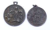 Auktion 333 / Los 6077 <br>2x Medaillen als Anhänger, "München" und "Ich hatt einen Kameraden"