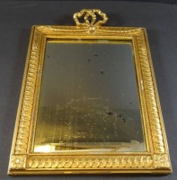 Auktion  / Los  <br>kleiner, alter Wandspiegel, fleckig, Rahmen Gebrauchsspuren. 32x23 cm