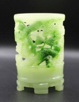 Auktion  / Los  <br>Replik einer Jade Vase, Glas/Kunstmasse ?, H-12cm.