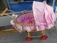 Auktion 500016 / Los  <br>Puppenwagen, 50/60-er Jahre, H-50 cm, B-50 cm
