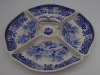 Auktion 334 / Los 9006 <br>gr. Kabarette "Villeroy&amp;Boch" Mettlach, blaues Dekor, altrissig, D-27 cm