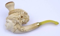 Auktion 334 / Los 15003 <br>Schöne figürliche Meerschaumpfeife mit Bakelit Mundstück, in Etui (beschädigt)