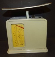 Auktion 334 / Los 16008 <br>gr. Briefwaage "Maul" Metall, 60-er Jahre, H-20 cm, B-17 cm